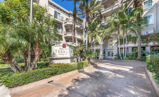 Building Photo - 4060 Glencoe Ave