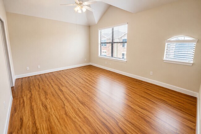 Building Photo - 2710 Hullsmith Dr