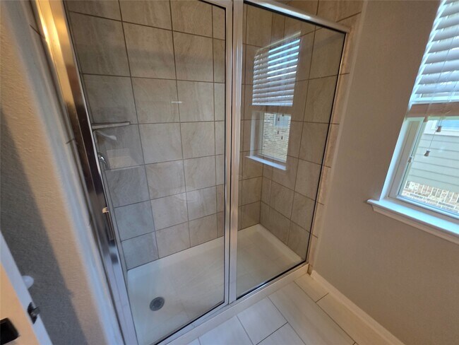 Building Photo - 4427 Garden Ridge Ct