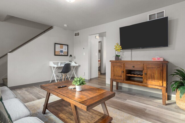 Building Photo - 1800 E Northland Ave