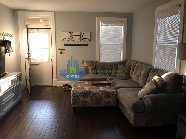 Building Photo - 2-bedroom 1st floor apartment for rent in ...
