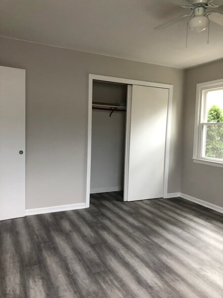 Building Photo - 148 Willow Ave