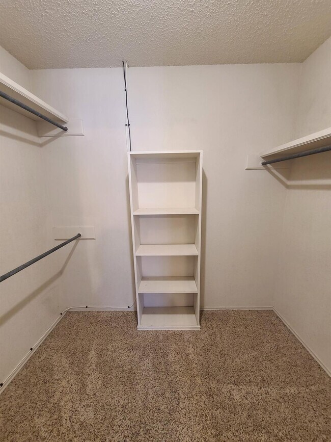 Building Photo - 106 Troy Ave