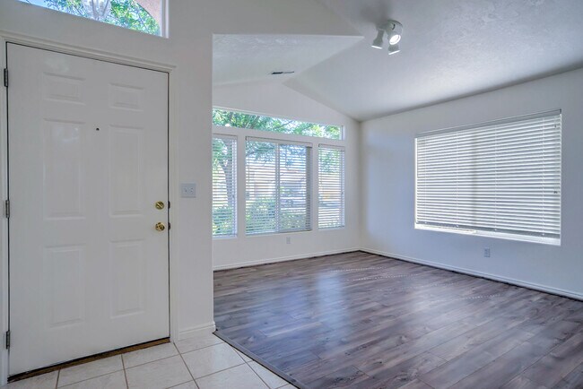 Building Photo - Home in Green Springs Golf Course Communit...