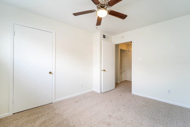 Building Photo - 1529 Bonnie Brae St