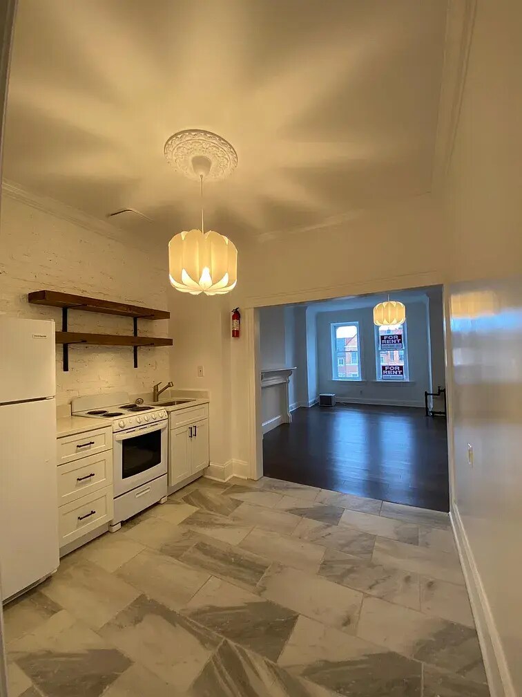 Building Photo - 2700 Saint Paul St