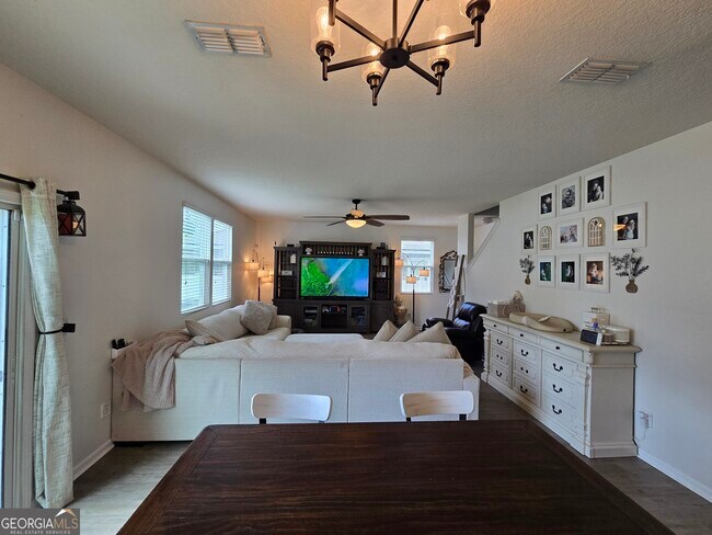 Building Photo - 101 Cedar Breeze Dr