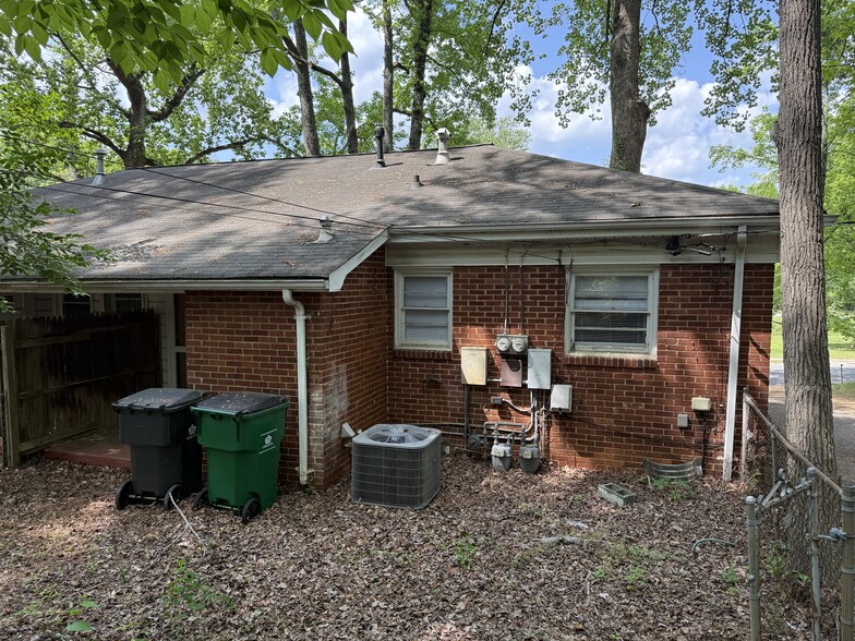 Building Photo - 3818 Winfield Dr