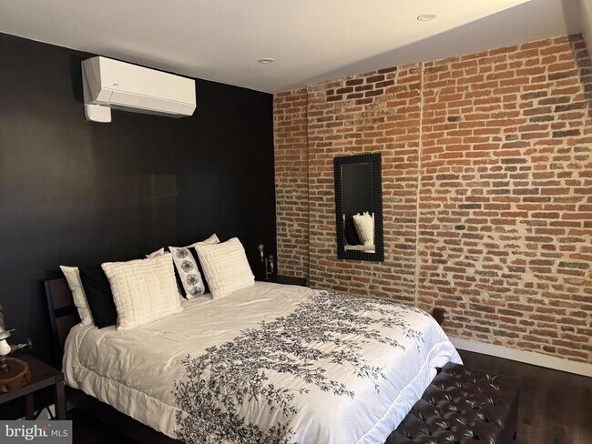 Building Photo - 814 Chestnut St