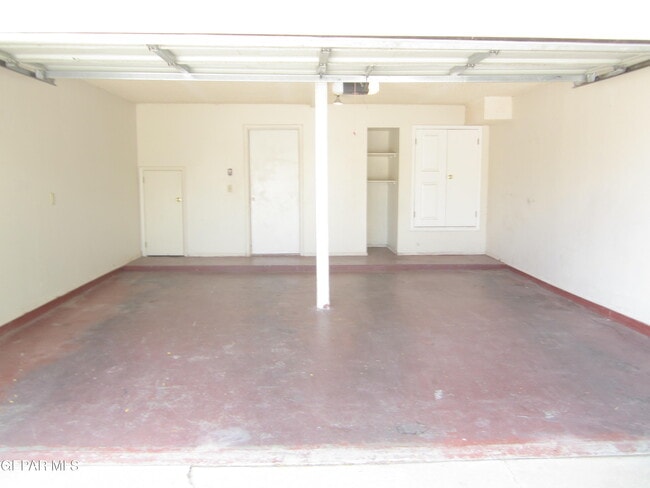Building Photo - 6924 Imperial Ridge Dr