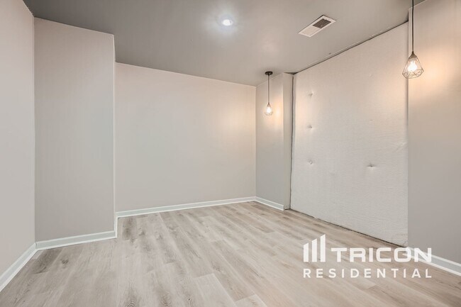 Building Photo - 5390 Overbend Trail