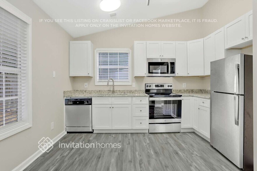 Building Photo - 2027 Pittston Farm Rd