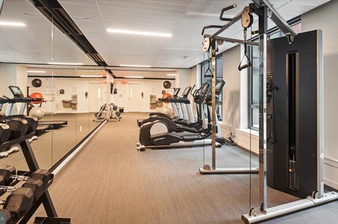 Building Photo - 1211 Van St SE