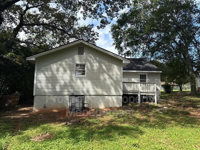 Building Photo - 4692 College St