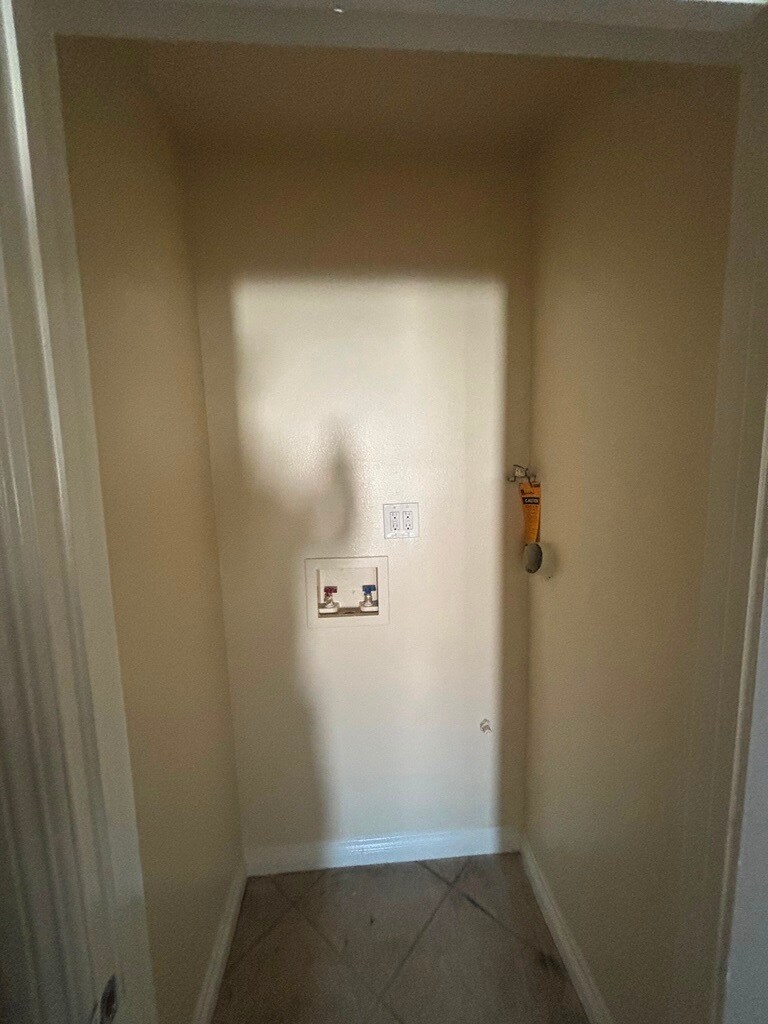 Building Photo - 314 W 65th St