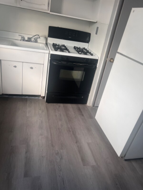 Building Photo - 631 W Market St