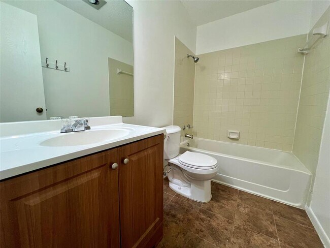 Building Photo - 112 S Mockingbird Ln
