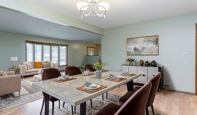 Building Photo - LARGE AND SPACIOUS, YET COZY AND QUAINT RANCH STYLE 4 BD, 3 BA HOUSE WITH DOUBLE ATTACHED GARAGE,...