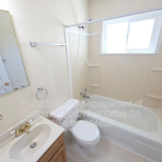 Building Photo - 1520 Joan Dr