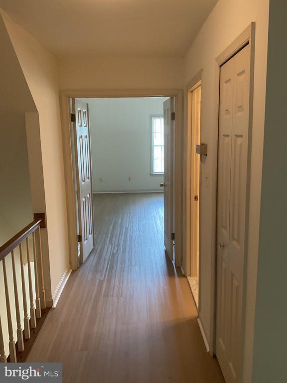 Building Photo - 28 Tenby Ct