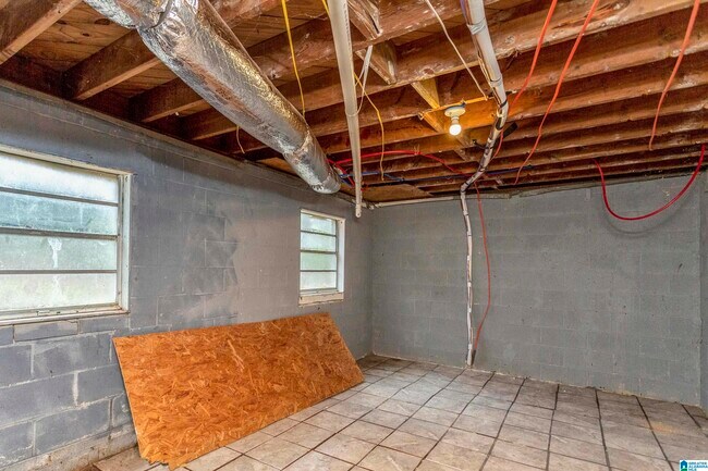 Building Photo - 1328 5th Pl NW
