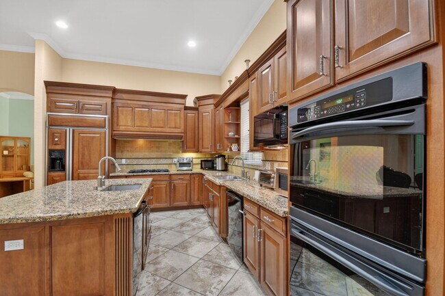 Building Photo - 10247 Isle Wynd Ct