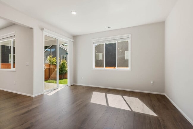 Building Photo - 21112 42nd Dr SE