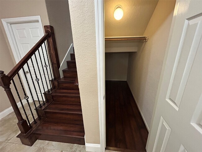 Building Photo - 8911 Silent Willow Ln