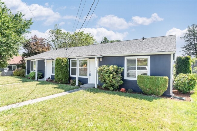 Building Photo - 1744 N Rainier Ave