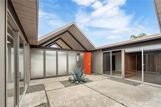 Building Photo - 5112 E Valencia Dr