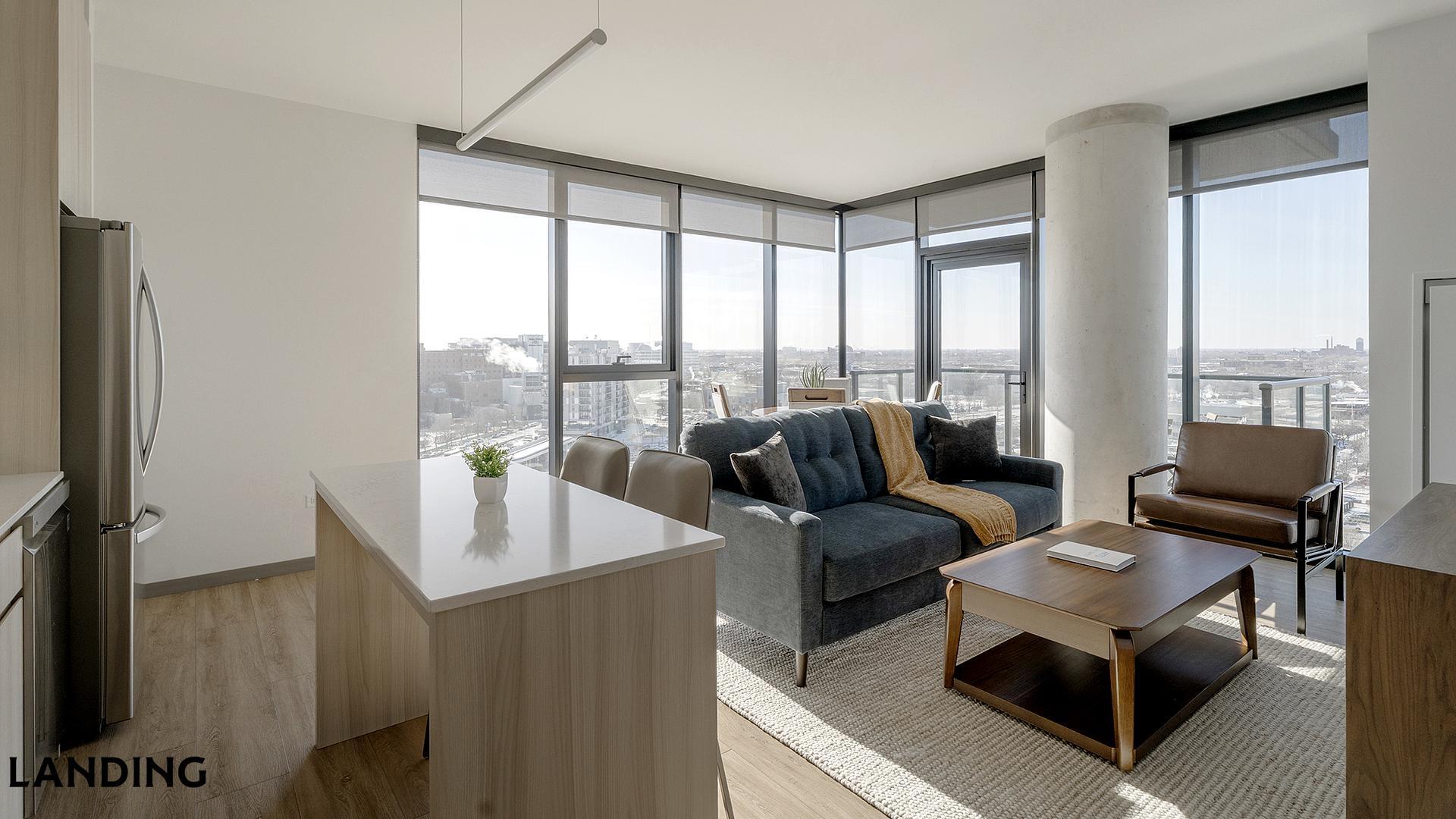 Building Photo - 513 S Damen Ave