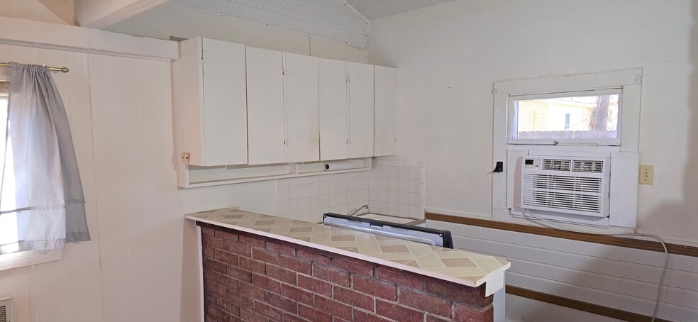 Building Photo - 511 N 4th St