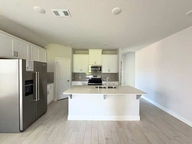 Building Photo - 609 Tartane Dr