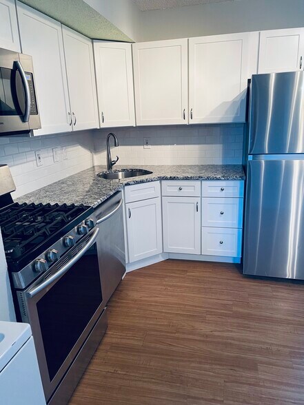 Kitchen - 9053 Wrenwood Ln