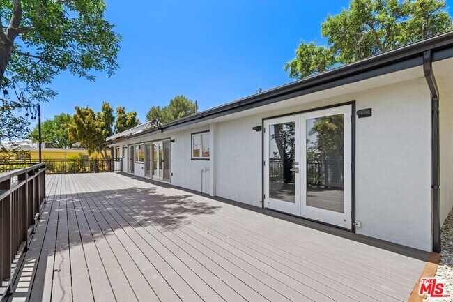 Building Photo - 1256 Stradella Rd