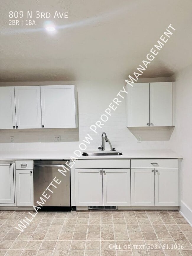 Building Photo - 809 N 3rd Ave
