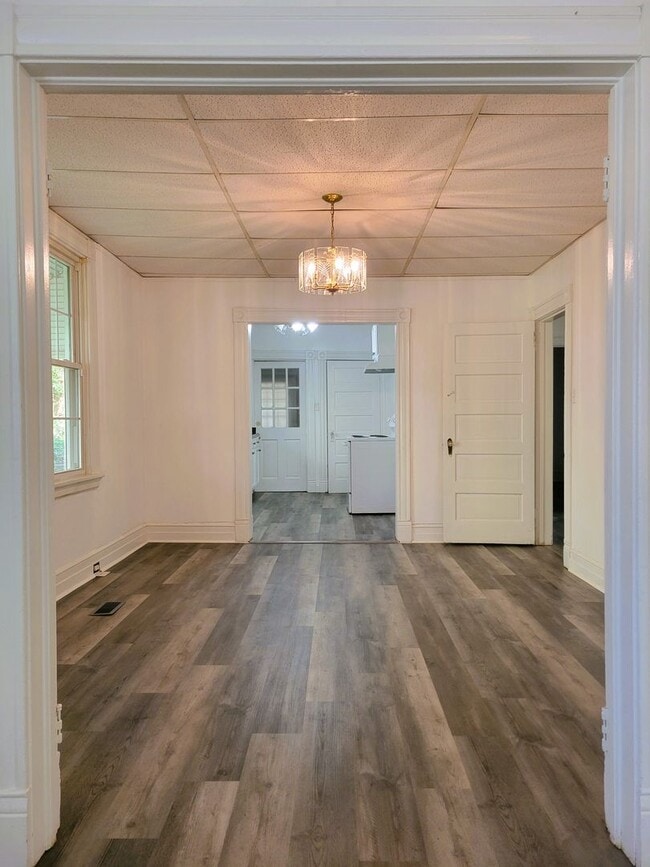 Building Photo - Remodeled bungalow in Church Hill with 3 bedrooms and 1 full bath