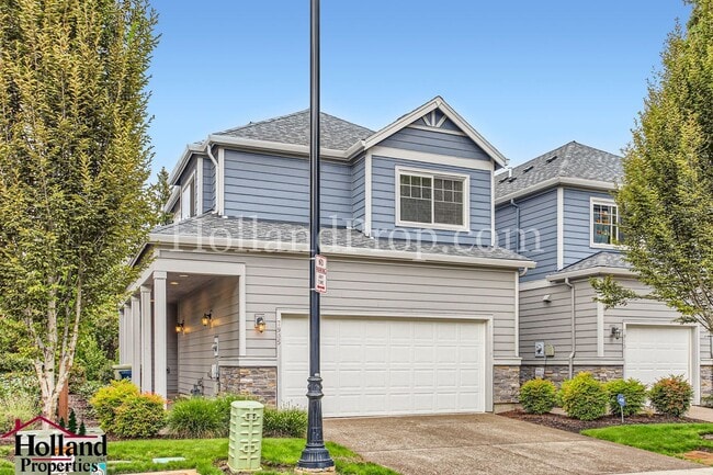 Primary Photo - Charming 3-Bedroom Townhome in Prime Hills...