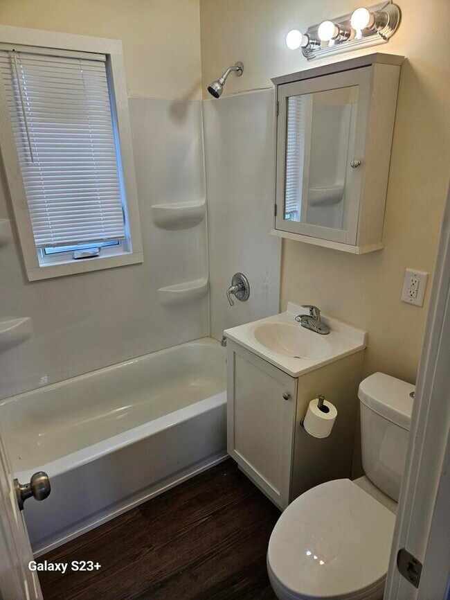 Building Photo - Newly rehabbed home