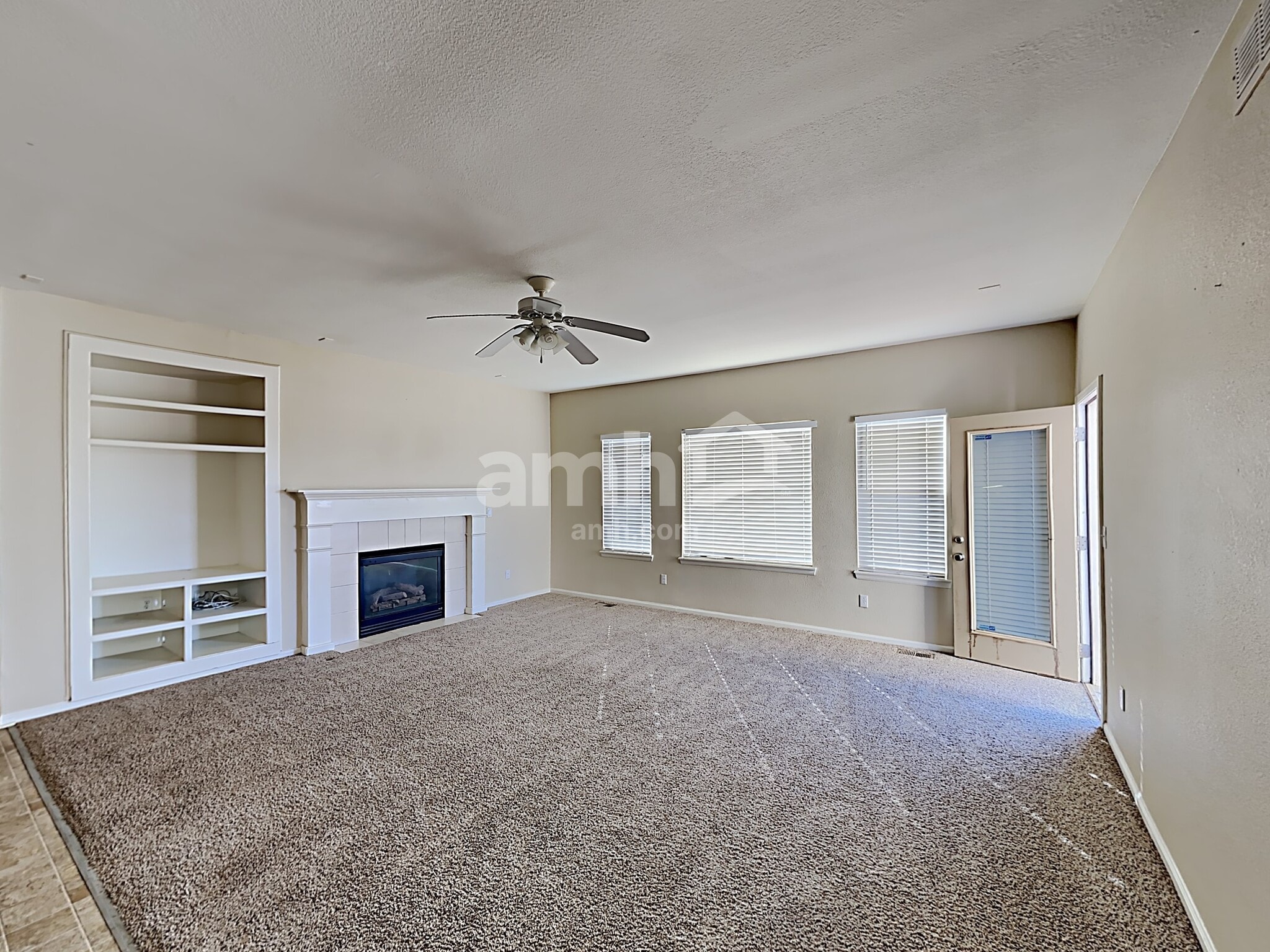 Building Photo - 18942 E Vassar Dr