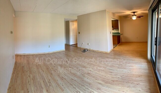Building Photo - 3 Ledgewood Way