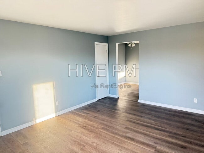 Building Photo - 3926 E Gatewood Ln