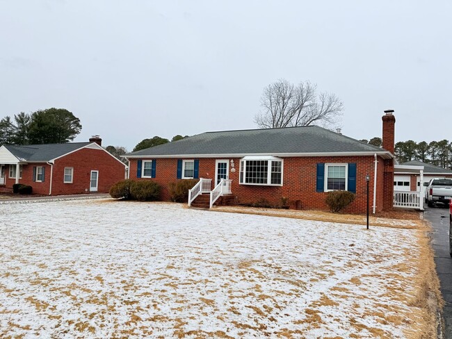 Building Photo - 8276 Franklin Ln