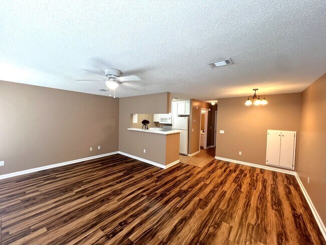 Building Photo - 161 S Spring View Dr