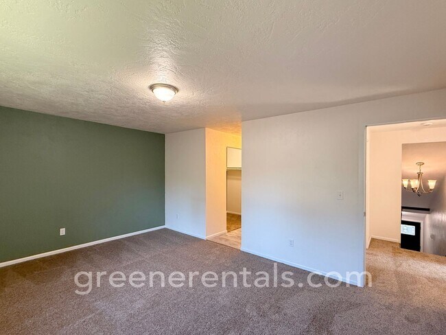 Building Photo - 3BD/1.5BA in Desired West Olympia Location