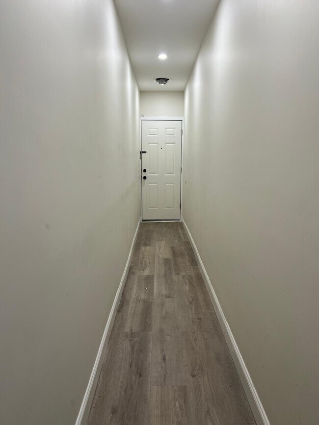 Building Photo - 6109 Monroe Pl