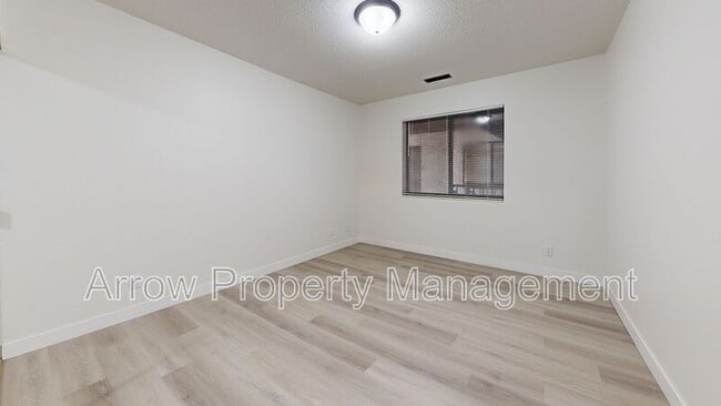 Building Photo - 201 E Arbor Ave