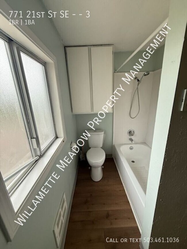 Building Photo - 771 21st St SE