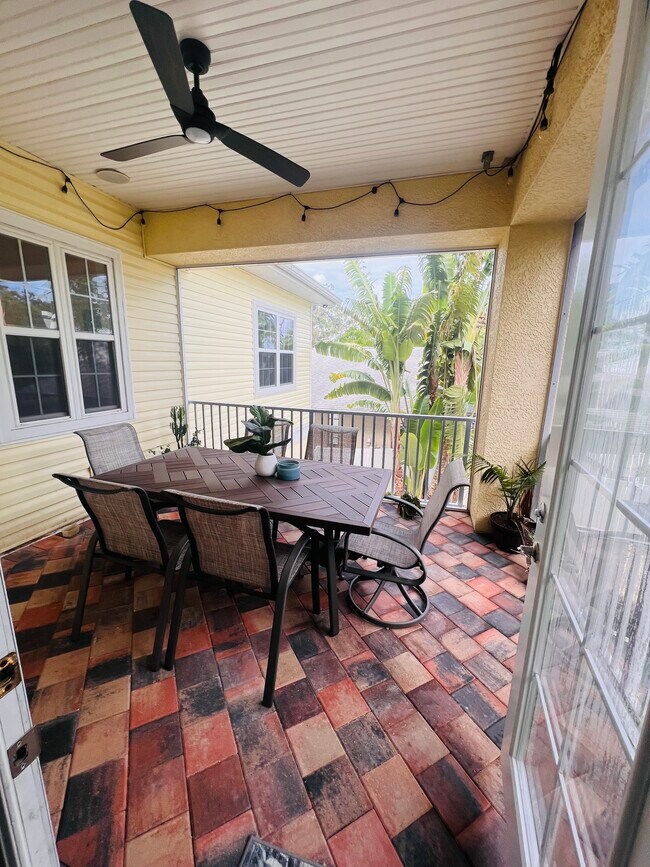 Building Photo - 536 Ontario Ave