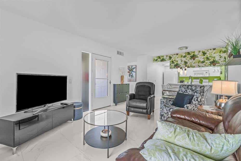 Building Photo - 119 Waterside Dr